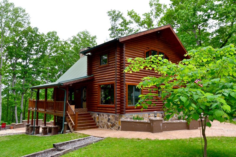 917 Cowpens Dr, Monterey, TN 38574