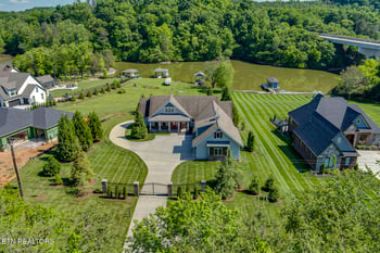 917 Emory Church Rd, Knoxville, TN 37922