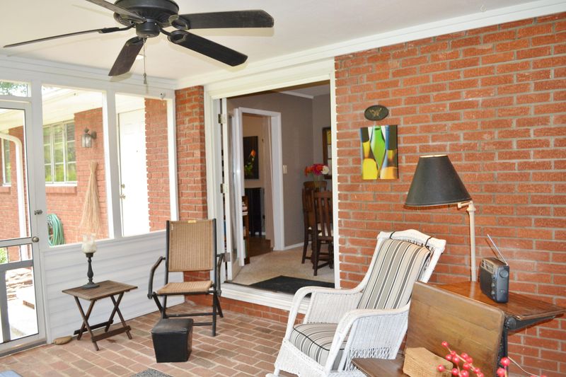 917 Mallory Rd, Knoxville, TN 37919