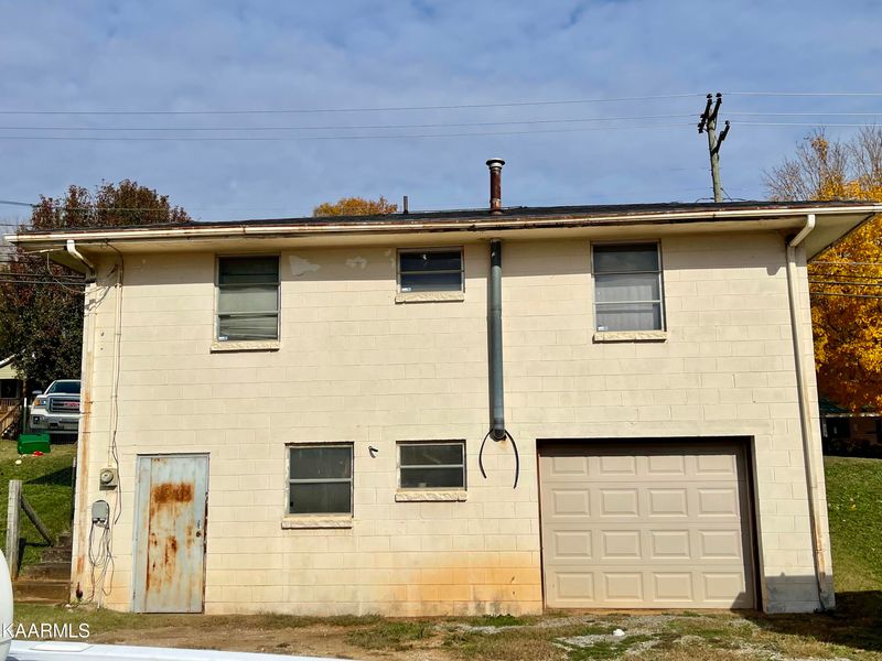 917 Monroe St, Sweetwater, TN 37874