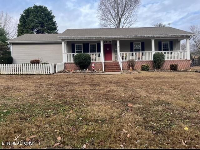 917 Ruby Dr, Maryville, TN 37803