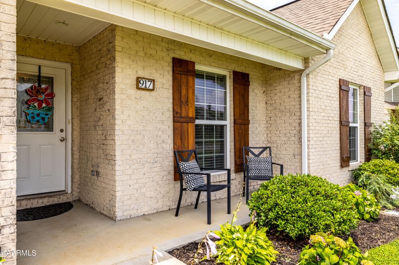917 Thunder Creek Dr, Maryville, TN 37801