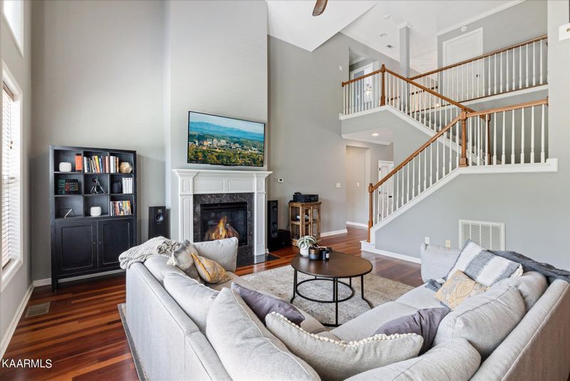918 Clover Fields Ln, Knoxville, TN 37932
