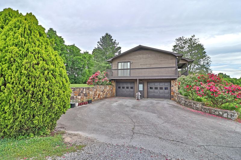 918 Eagle Den Dr, Seymour, TN 37865