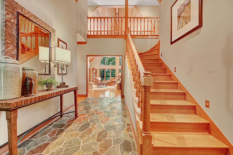 918 Foxridge Ln, Caryville, TN 37714