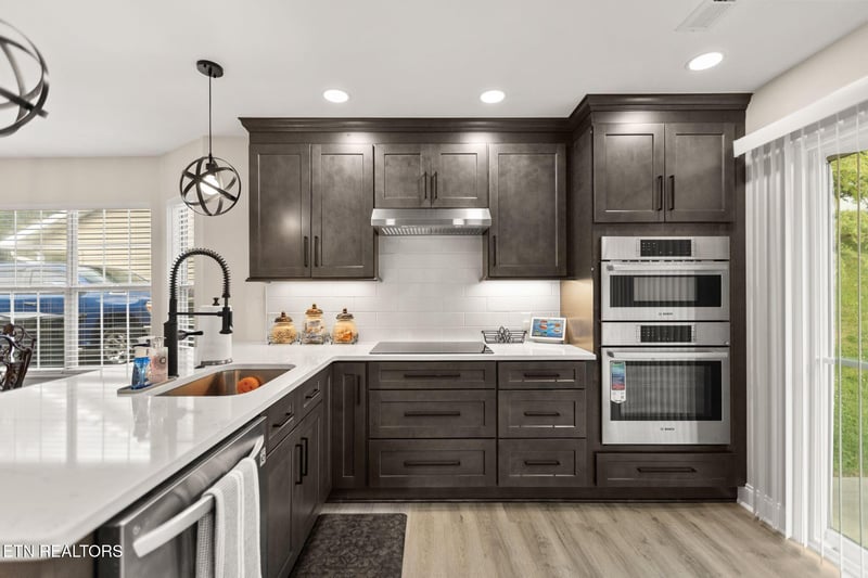 918 Middlebrook Ct, Sevierville, TN 37862