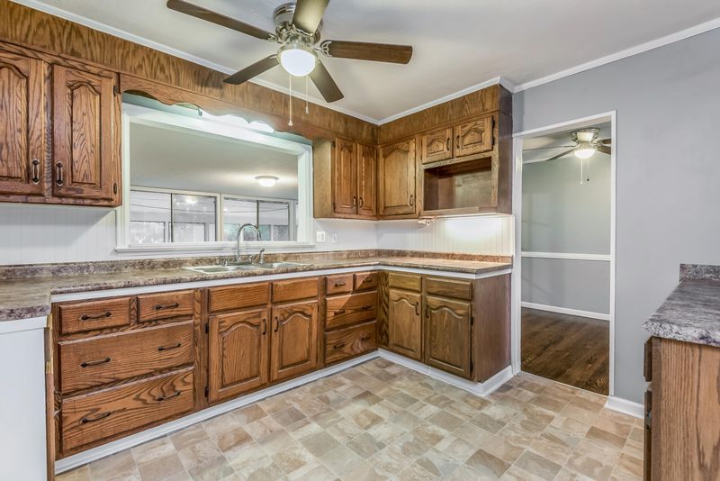 918 Rosedale Ave, Kingston, TN 37763