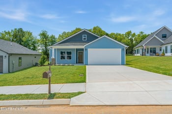 918 Stratford Ave, Sweetwater, TN 37874