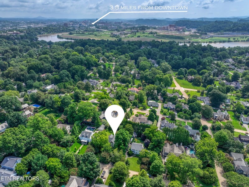 918 Windgate St, Knoxville, TN 37919