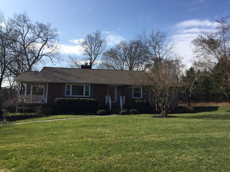 919 Cedarhill Rd, Knoxville, TN 37919