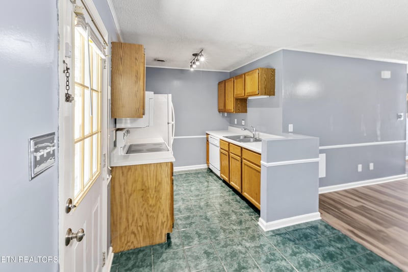 919 Chip Cove Ln, Knoxville, TN 37938