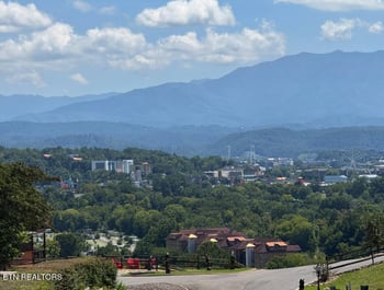 919 Deer Run Way, Sevierville, TN 37862