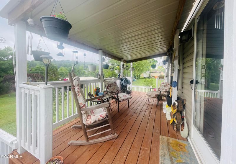 919 Douglas Dam Rd, Kodak, TN 37764