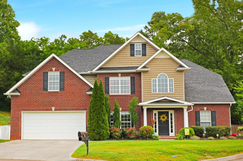 919 Heathgate Rd, Knoxville, TN 37922