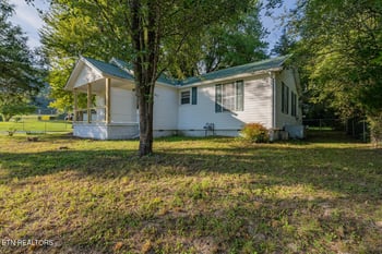 919 Kentucky St, Oliver Springs, TN 37840