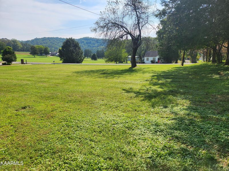 919 Mountain Rd, Clinton, TN 37716