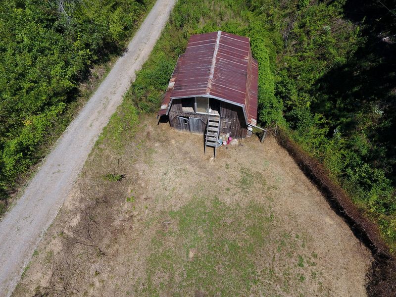 919 Smokey Branch Rd, Vonore, TN 37885