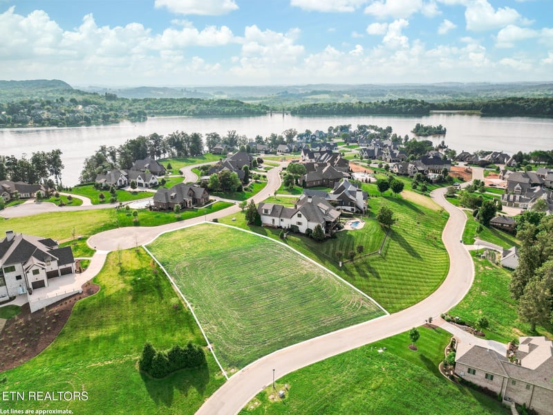 919 Southern Way, Lenoir City, TN 37772