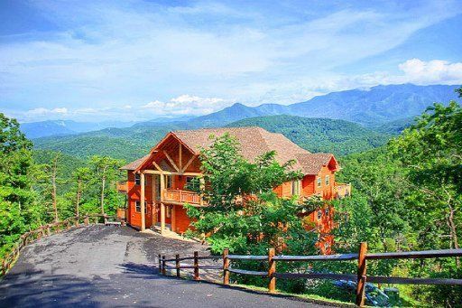 920 E End Ct, Gatlinburg, TN 37738