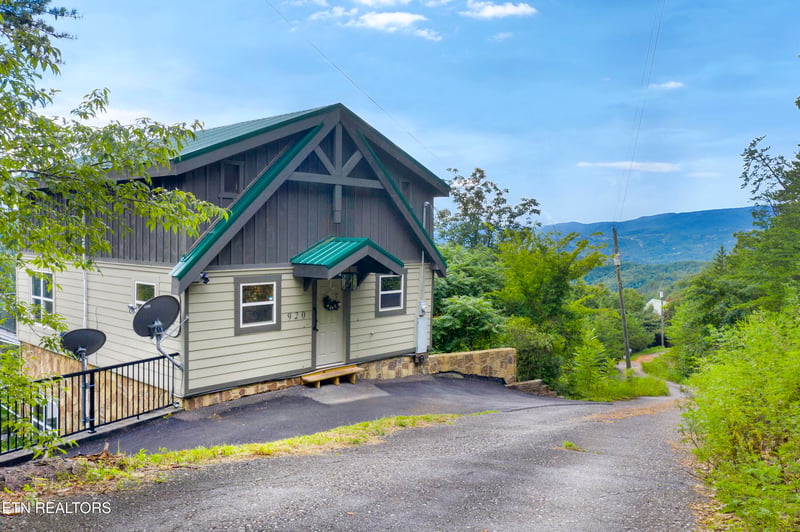 920 Falcon View Way, Sevierville, TN 37862
