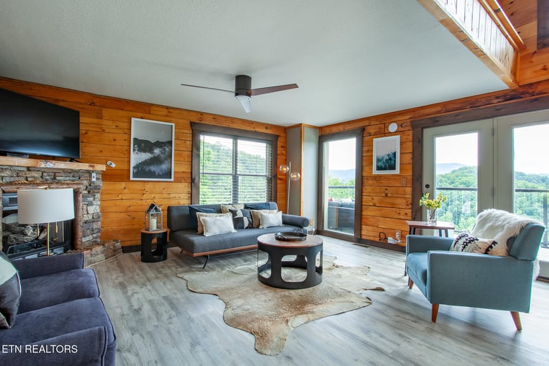 920 Falcon View Way, Sevierville, TN 37862