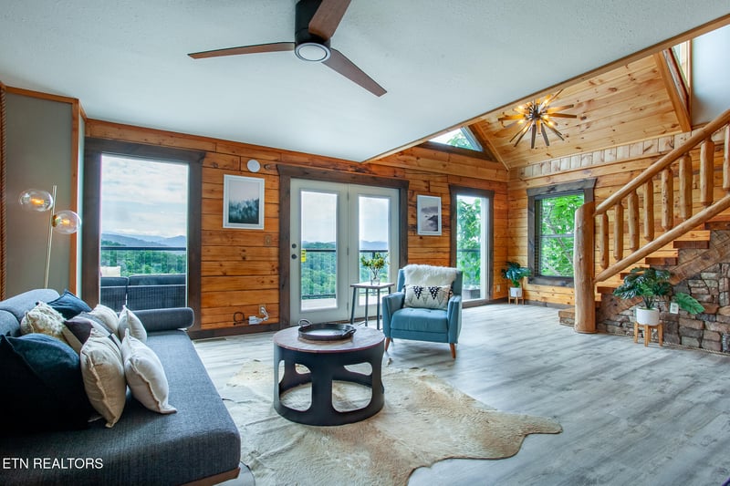 920 Falcon View Way, Sevierville, TN 37862