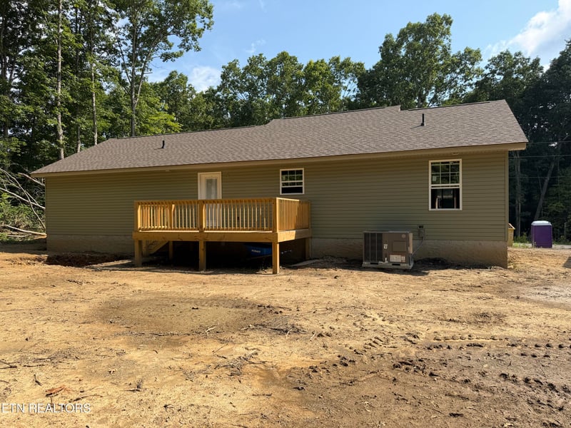 920 Kemah Ln, Crossville, TN 38572