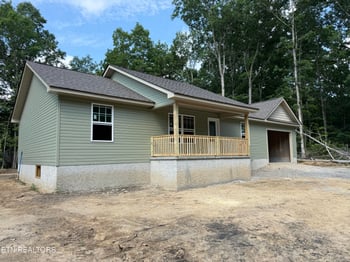 920 Kemah Ln, Crossville, TN 38572