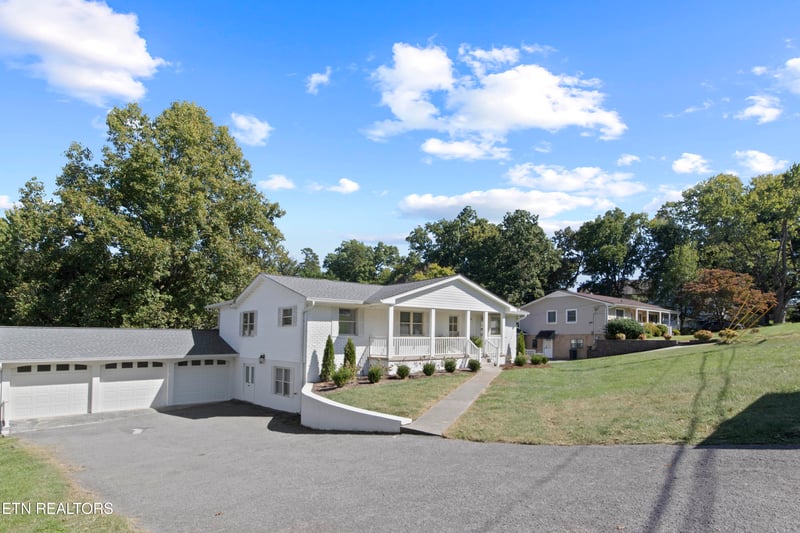920 Mallory Rd, Knoxville, TN 37919