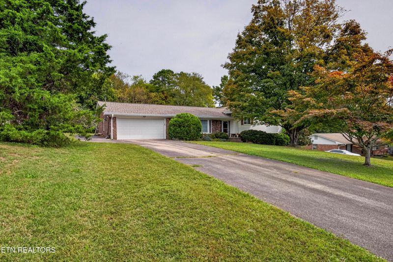 920 Marlboro Rd, Knoxville, TN 37909