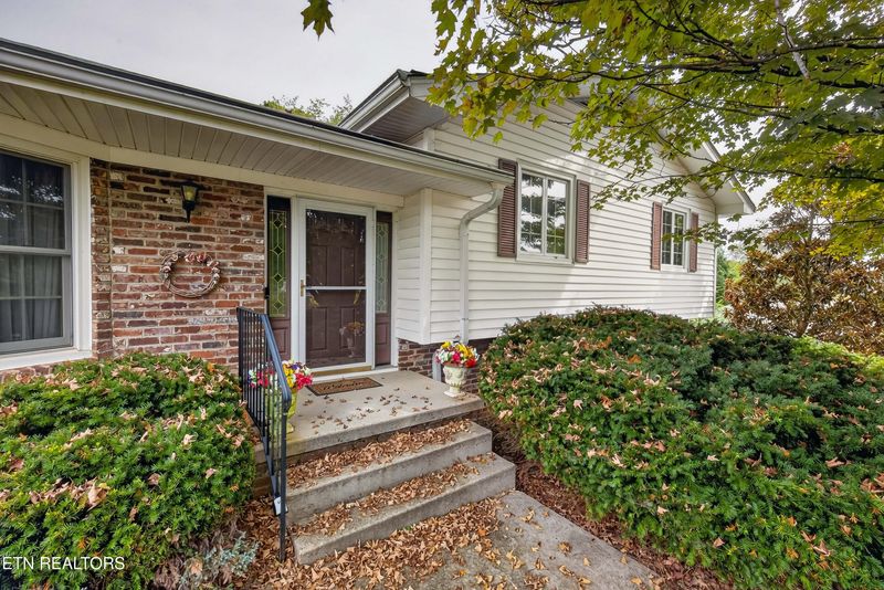920 Marlboro Rd, Knoxville, TN 37909