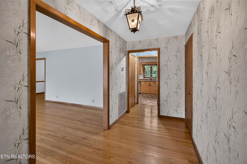 920 Marlboro Rd, Knoxville, TN 37909