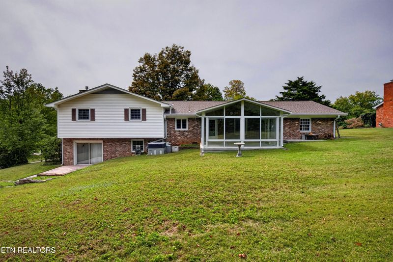 920 Marlboro Rd, Knoxville, TN 37909
