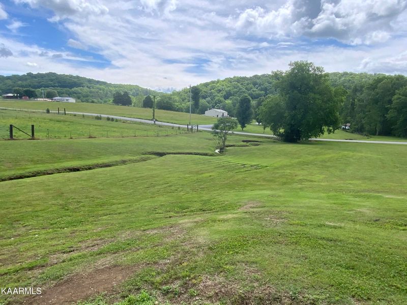 920 New Midway Rd, Kingston, TN 37763