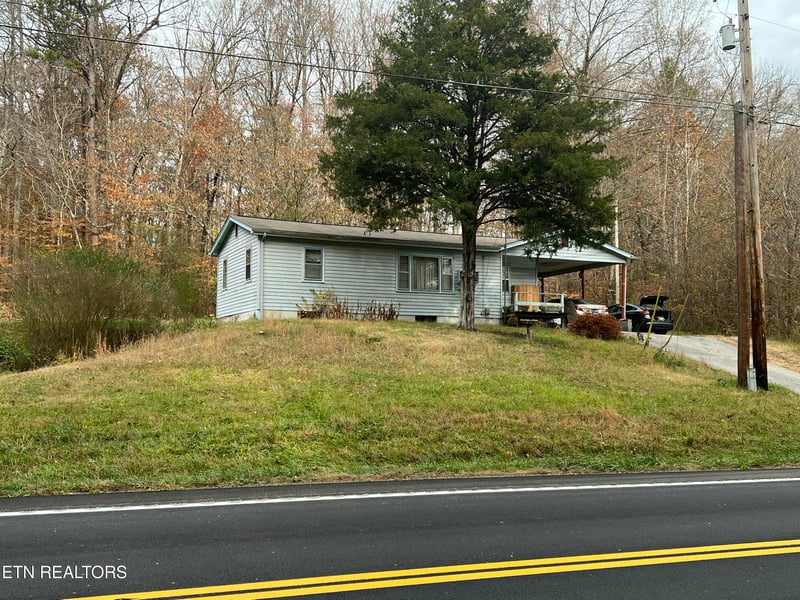920 Oliver Springs Hwy, Clinton, TN 37716