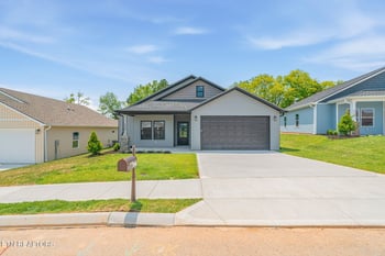 920 Stratford Ave, Sweetwater, TN 37874