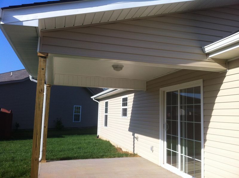 920 Thunder Creek Dr, Maryville, TN 37801