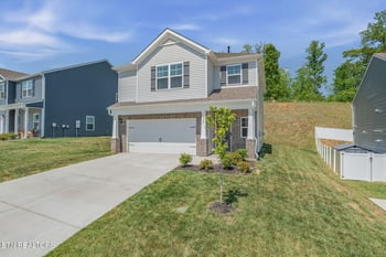920 Utopia Ln, Knoxville, TN 37932