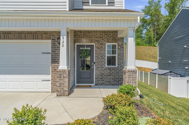 920 Utopia Ln, Knoxville, TN 37932