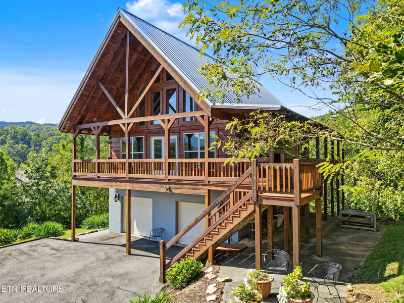 920 W Cedar Ln, Gatlinburg, TN 37738