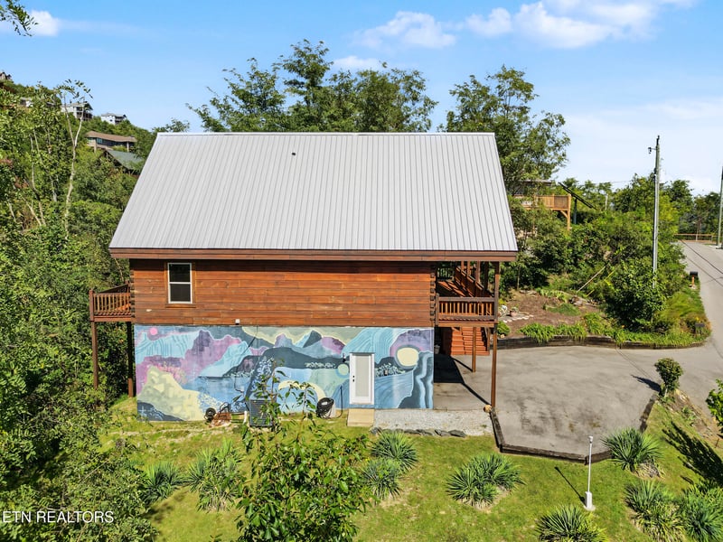 920 W Cedar Ln, Gatlinburg, TN 37738