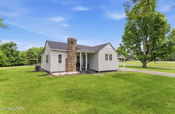 9207 Strawberry Plains Pike, Strawberry Plains, TN 37871