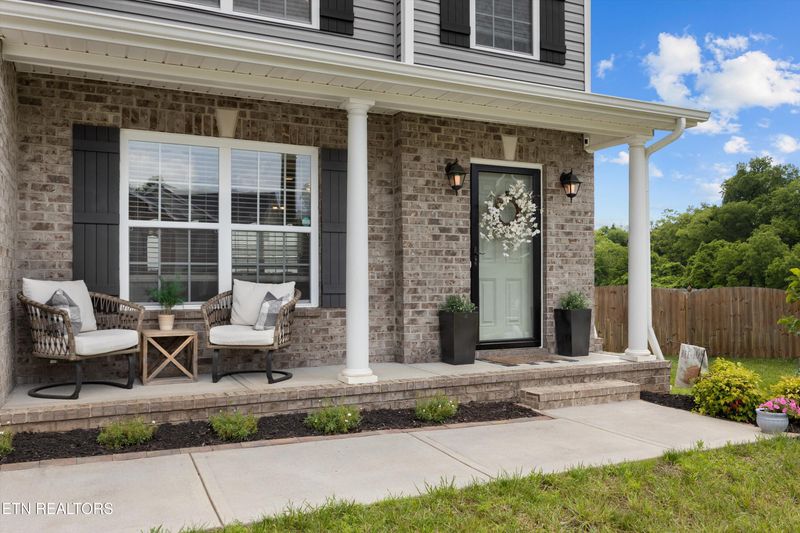 9207 Upstream Ln, Knoxville, TN 37931