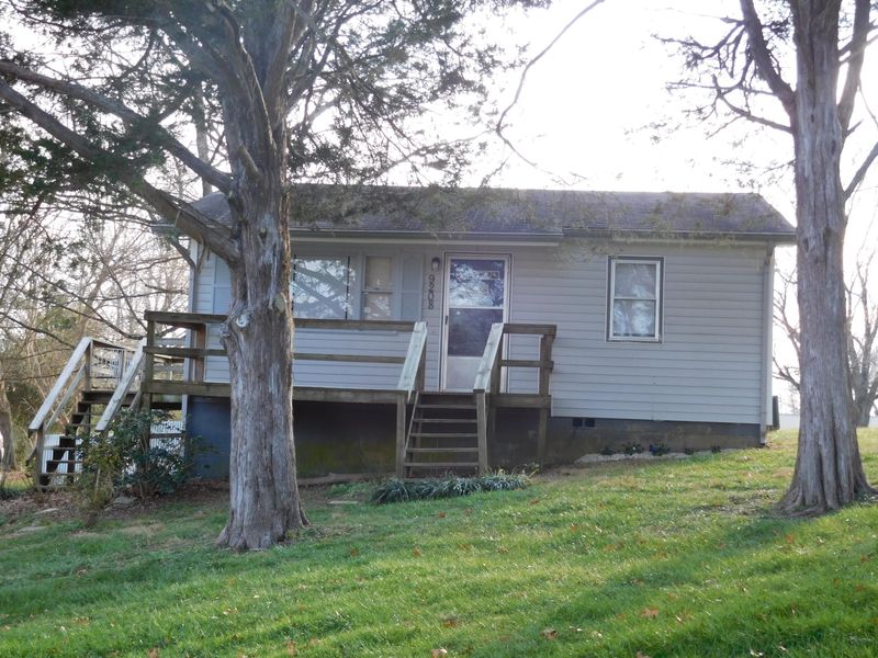 9208 Wyrick Rd, Corryton, TN 37721