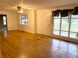 921 Ford Rd, Lenoir City, TN 37772