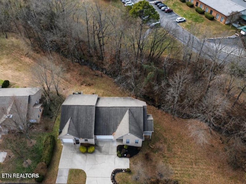 921 Mercer Dr, Maryville, TN 37801