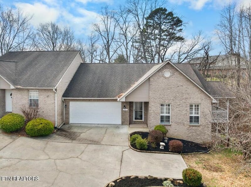 921 Mercer Dr, Maryville, TN 37801