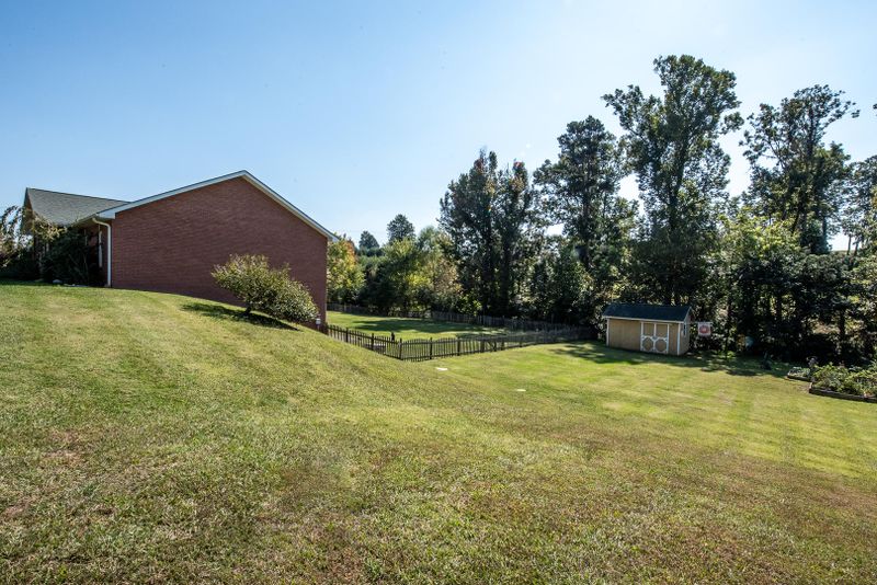 9210 W Emory Rd, Knoxville, TN 37931