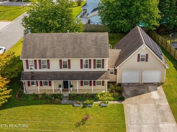 9212 Countryway Dr, Knoxville, TN 37922