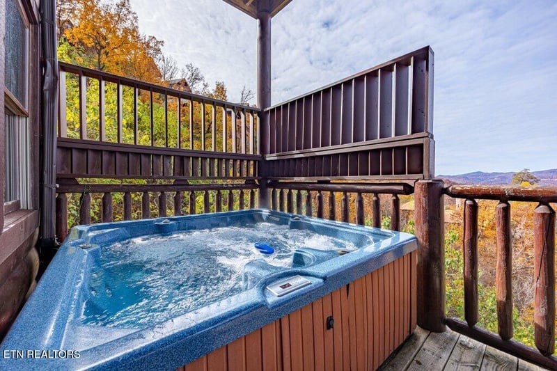 922 Black Bear Cub Way, Sevierville, TN 37862